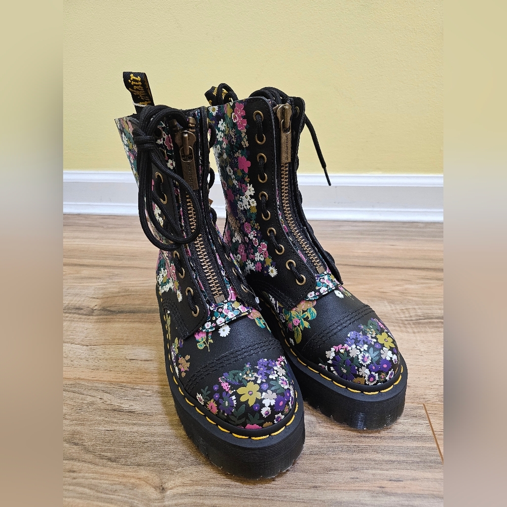 🌸Dr. Martens SINCLAIR HI VINTAGE FLORAL PLATFORM BOOTS - Picture 10 of 12
